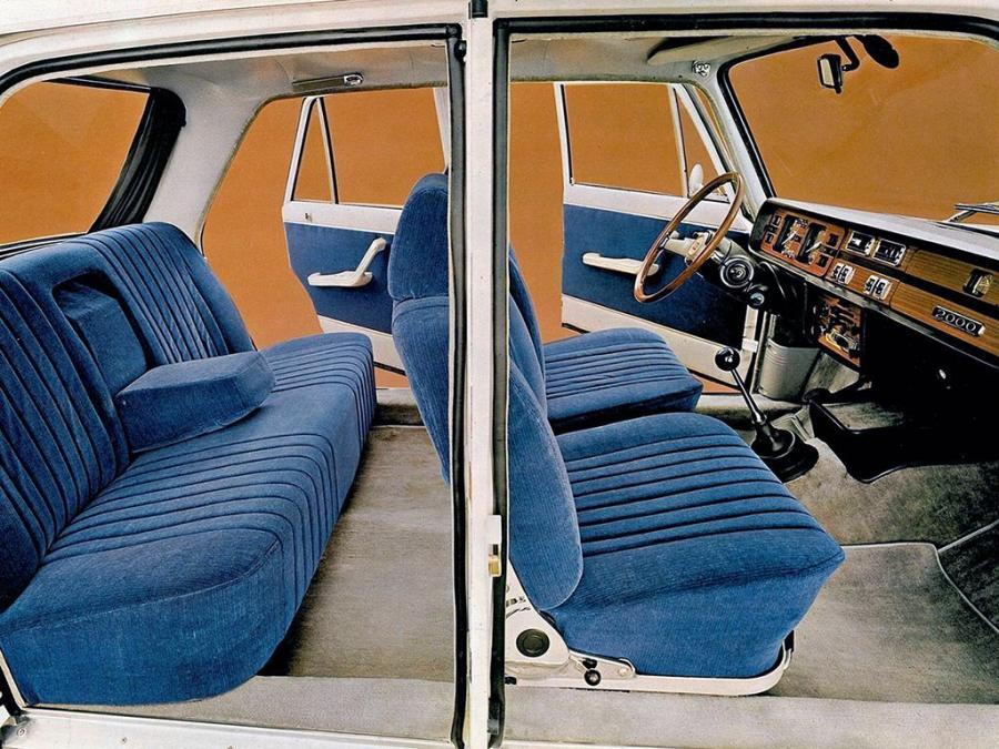  Lancia 2000 Berlina 1971 года  (фото 4 из 7)